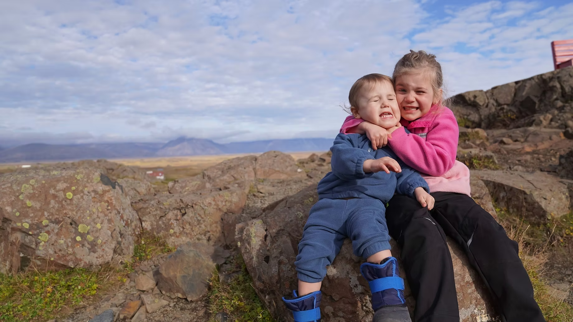 How to Fight Jet Lag: 8 Ways to Help Your Kids