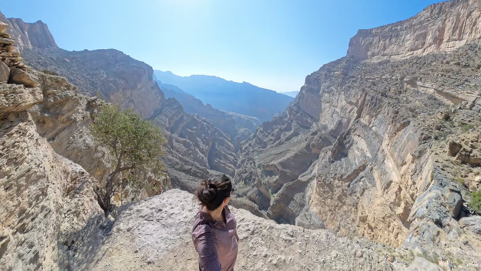 Jebel Shams Balcony Walk Hike: Oman’s Best Trail (Full Guide)